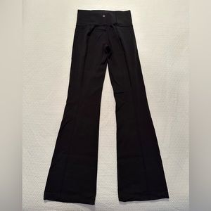 Lululemon Yoga Pant w/ Roll Waist, Size 6.